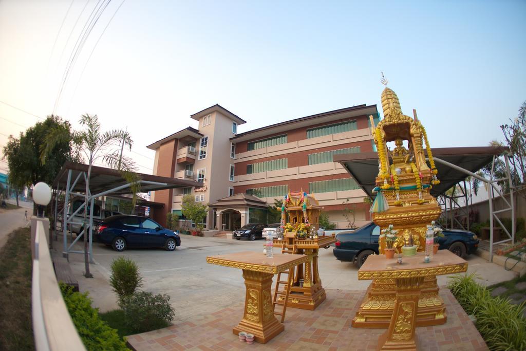 Отель Baan Sanpoom Пхитсанулок Экстерьер фото